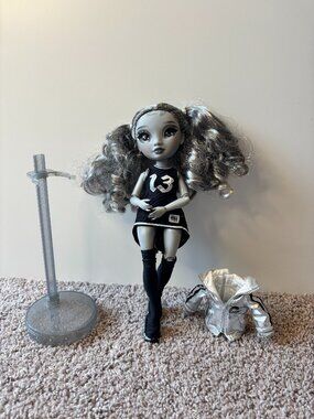 Rainbow High Shadow High Nicole Steel, Grayscale Fashion Doll MGA